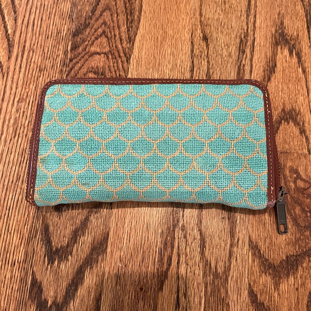 Needlepoint wallet in good condition